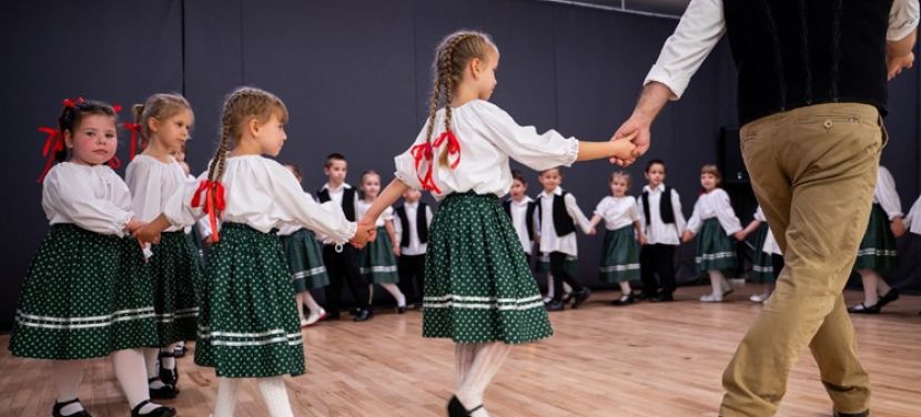 Átadták Bugac megújult művelődési központját