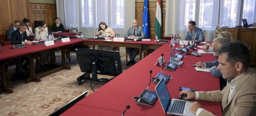 Nem lesz decemberig eredmény – Csőszi Attila bizottsága is jövő nyárig vizsgálódik