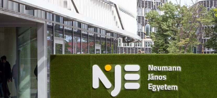 Egységes ösztöndíjrendszerrel és új támogatással erősíti hallgatóit a Neumann János Egyetem