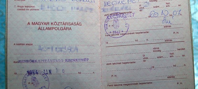 Augusztusban érvényüket vesztik a régi, könyv formátumú személyazonosító igazolványok