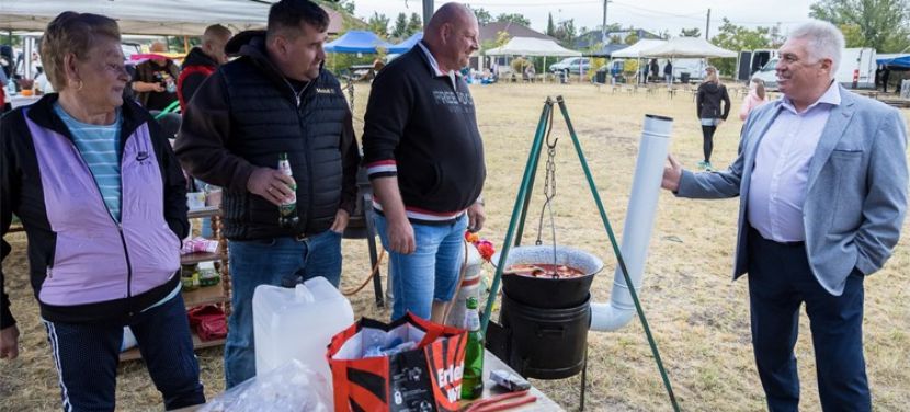 Negyedik alkalommal rendeztek kakasfőző versenyt a Kiskertvárosban