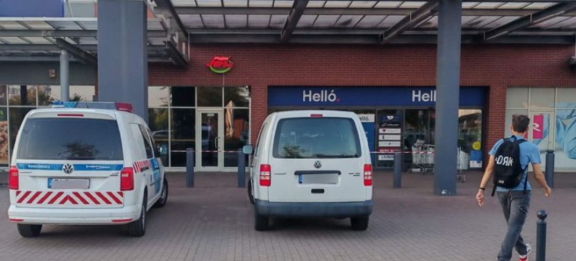 Betörtek az Izsáki úti Tesco ékszerüzletébe