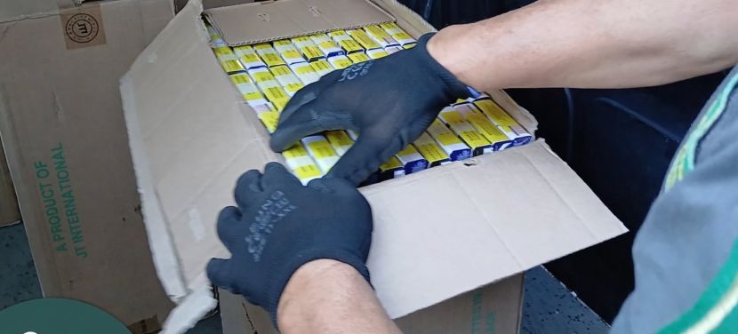 Ismeretlen autó, ismert cigarettamárkák – 16 milliós cigarettafogás Bács-Kiskunban