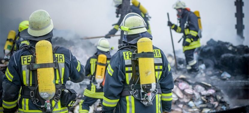 Családi ház tetőszerkezete égett Kecskeméten