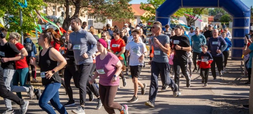 Idén is remek volt a hangulat a helvéciai futóversenyen és majálison