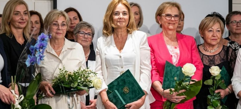 Több mint négy évtized a betegekért – Rangos szakmai díjat kapott Dr. Nagy Andrásné Márta, a kecskeméti Rendelőintézet vezető asszisztense