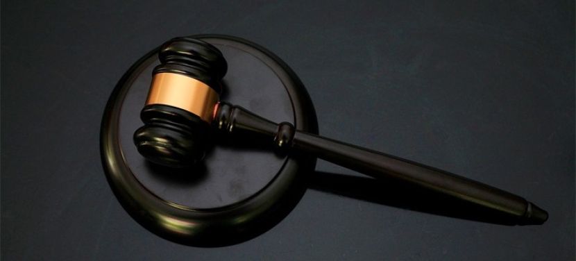 Álrendőrként raboltak Kecskemét belvárosában – Jogerős ítélet született a párossal szemben