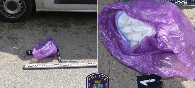 Nem jött be a „dobd ki a szajrét” taktika: 750 gramm kristállyal buktak le a dílerek