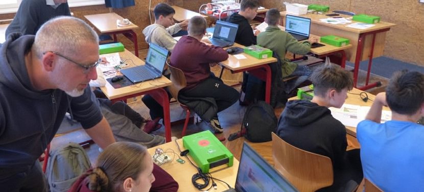 Kutatók Éjszakája a Kecskeméti Piarista Iskola Öveges Diáklaborjában