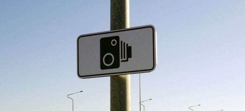 Ötven helyett 106 kilométeres tempóval hajtott